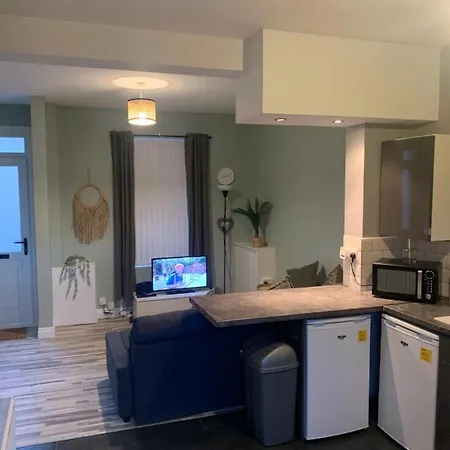 2 Bedroom Cheerful House Close To City Center Belfast Exterior photo