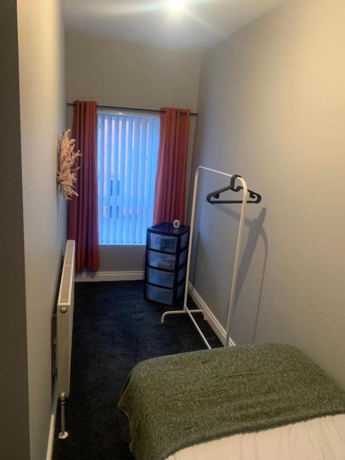 Apartment 2 Bedroom Cheerful House Close To Center Belfast