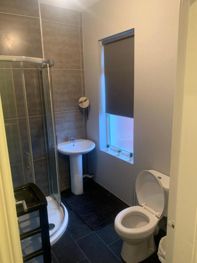 2 Bedroom Cheerful House Close To Center Apartment *