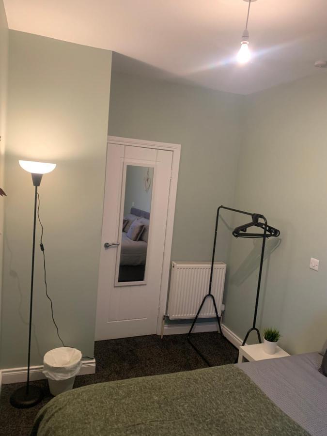 Apartment 2 Bedroom Cheerful House Close To Center