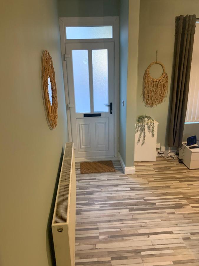 2 Bedroom Cheerful House Close To Center *