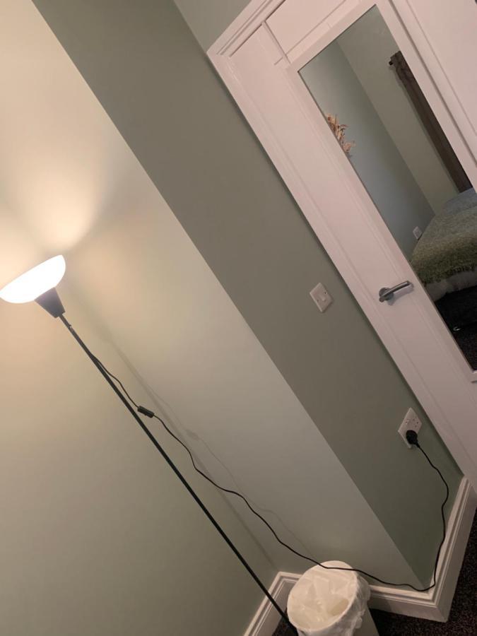2 Bedroom Cheerful House Close To Center Belfast
