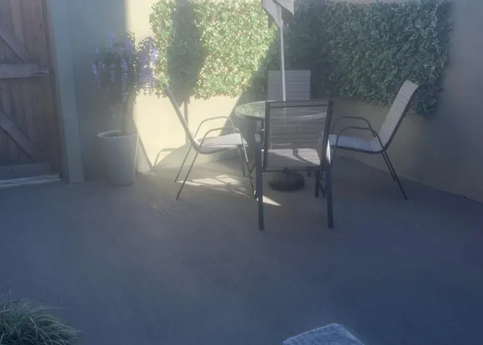 2 Bedroom Cheerful House Close To City Center