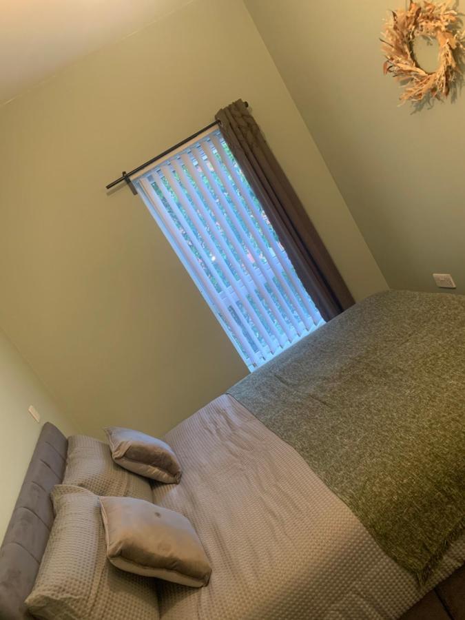 2 Bedroom Cheerful House Close To Center Apartamento Belfast