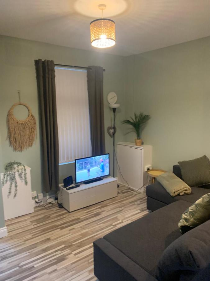 Apartamento 2 Bedroom Cheerful House Close To Center